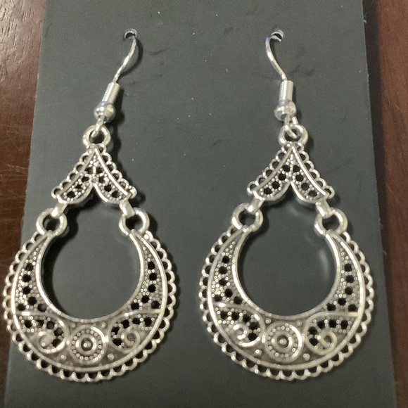 Silver Dangle Earrings and Butterfly Earrings Set - Picture 2 of 5